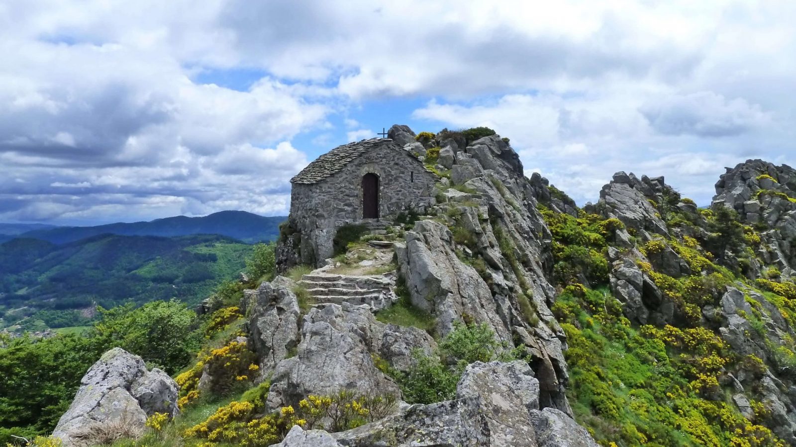 Une chapelle sur les hauteurs 