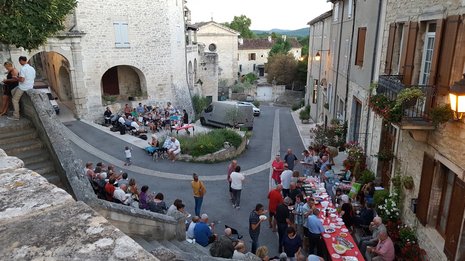 Village de barjac en fête